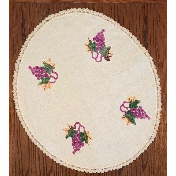 Vintage Round Tablecloth Grapes HOOKED Design Handmade - Picture 2 of 6